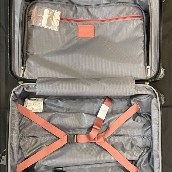 Tumi Blush Hardshell Luggage - Picture 13 of 16